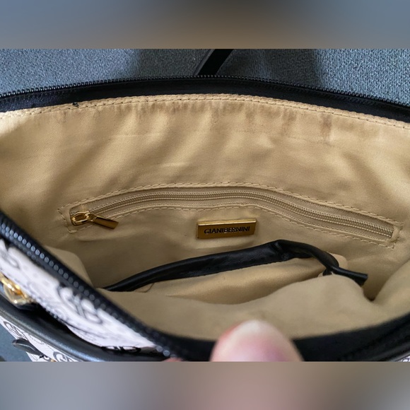 Giani Bernini Tonal Signature Crossbody - Picture 15 of 16